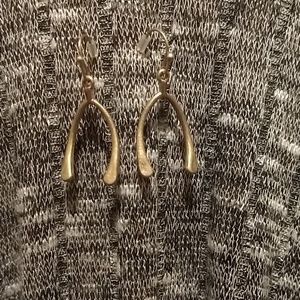 Wishbone gold tone earrings